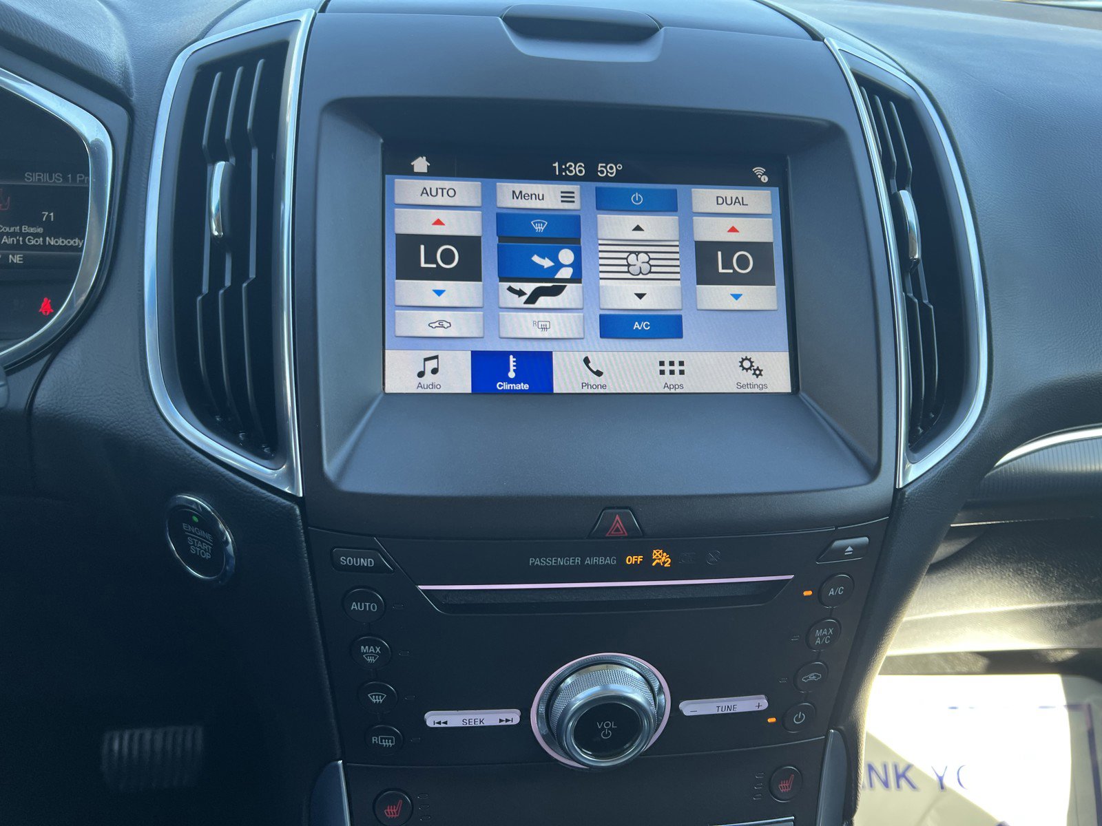 Used 2019 Ford Edge Titanium AWD/4WD image 18