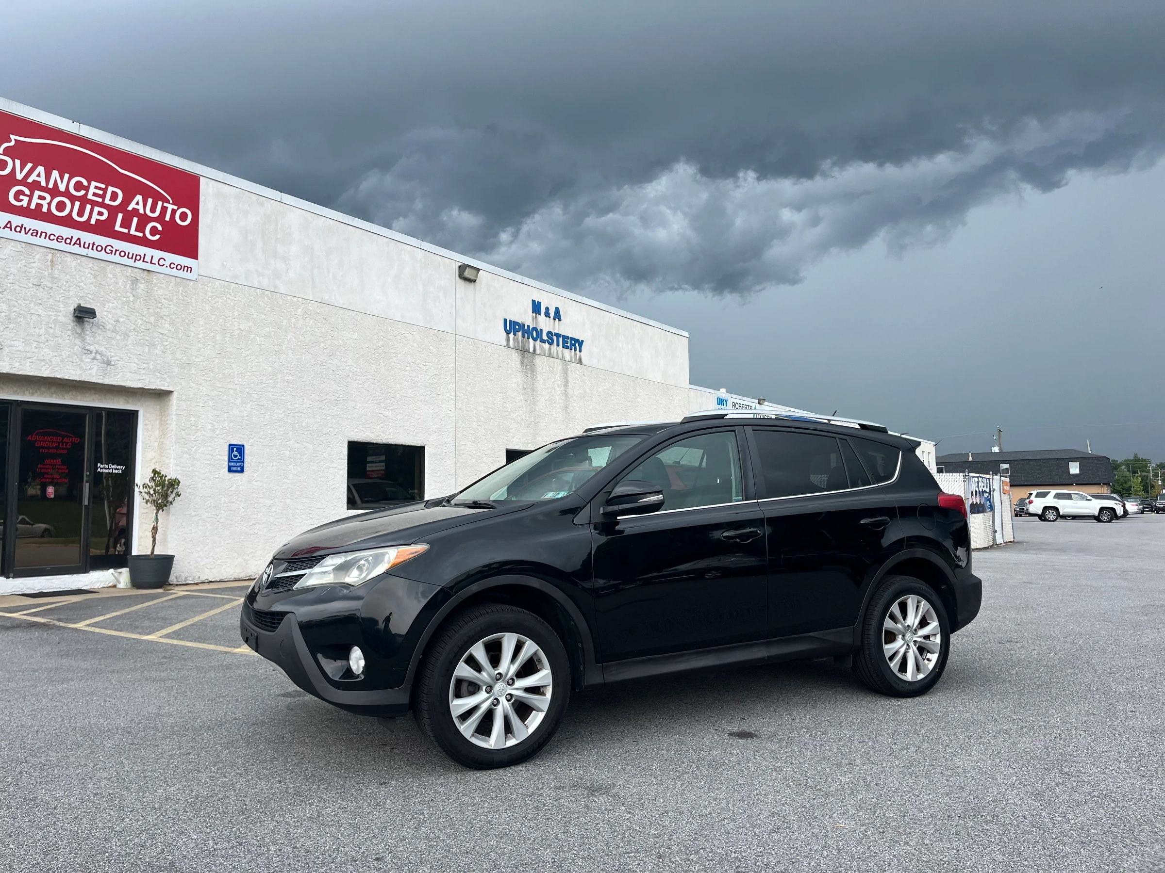 Used 2013 Toyota RAV4 Limited AWD/4WD image 1