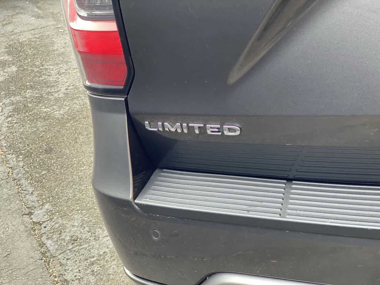 Used 2020 Ford Expedition Limited w/ Special Edition Package AWD/4WD image 10