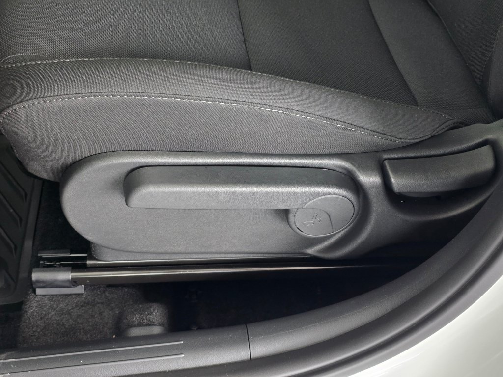 New 2026 Hyundai Kona SEL Sport AWD/4WD image 17