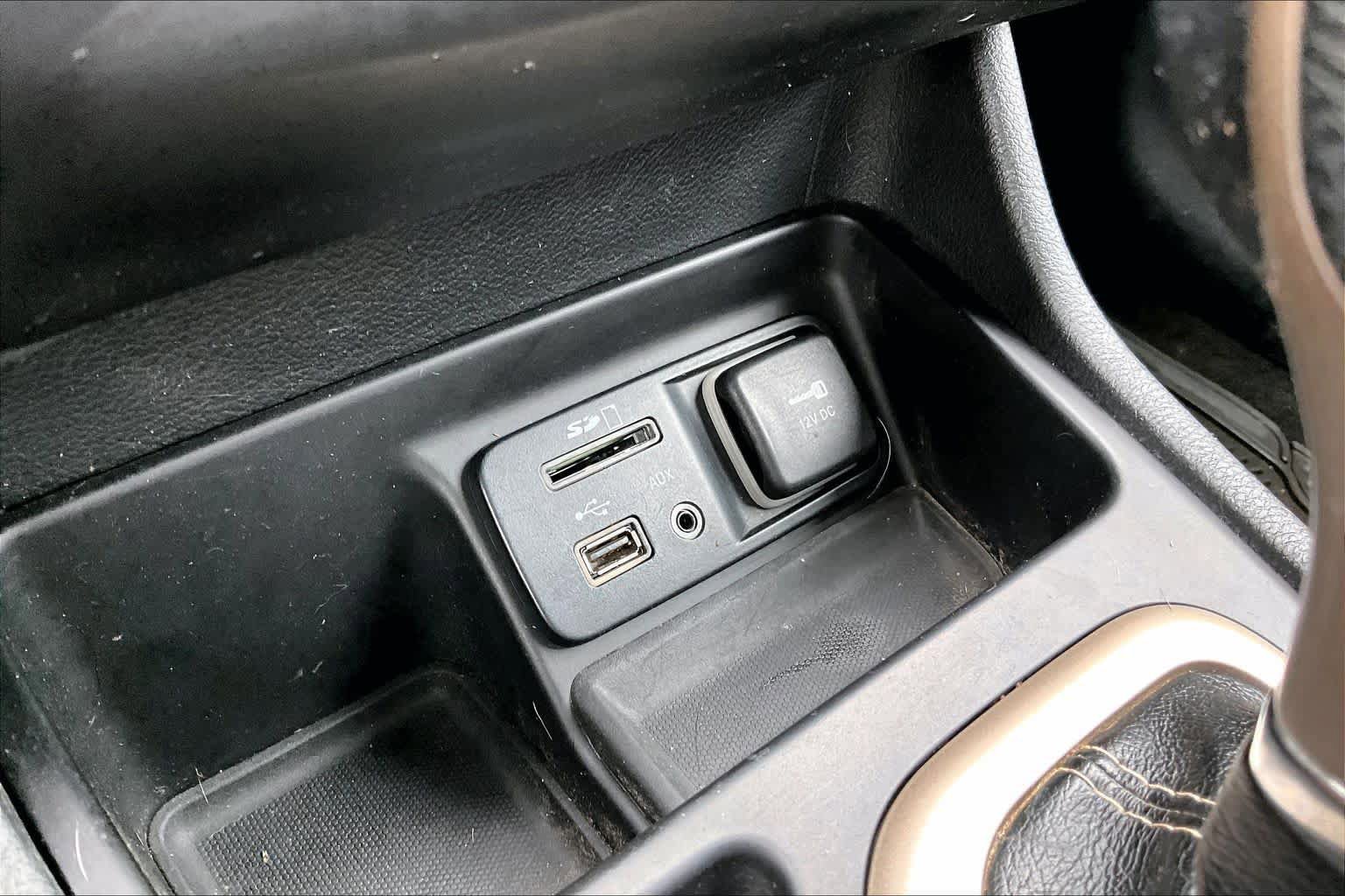 Used 2015 Jeep Cherokee Sport image 32