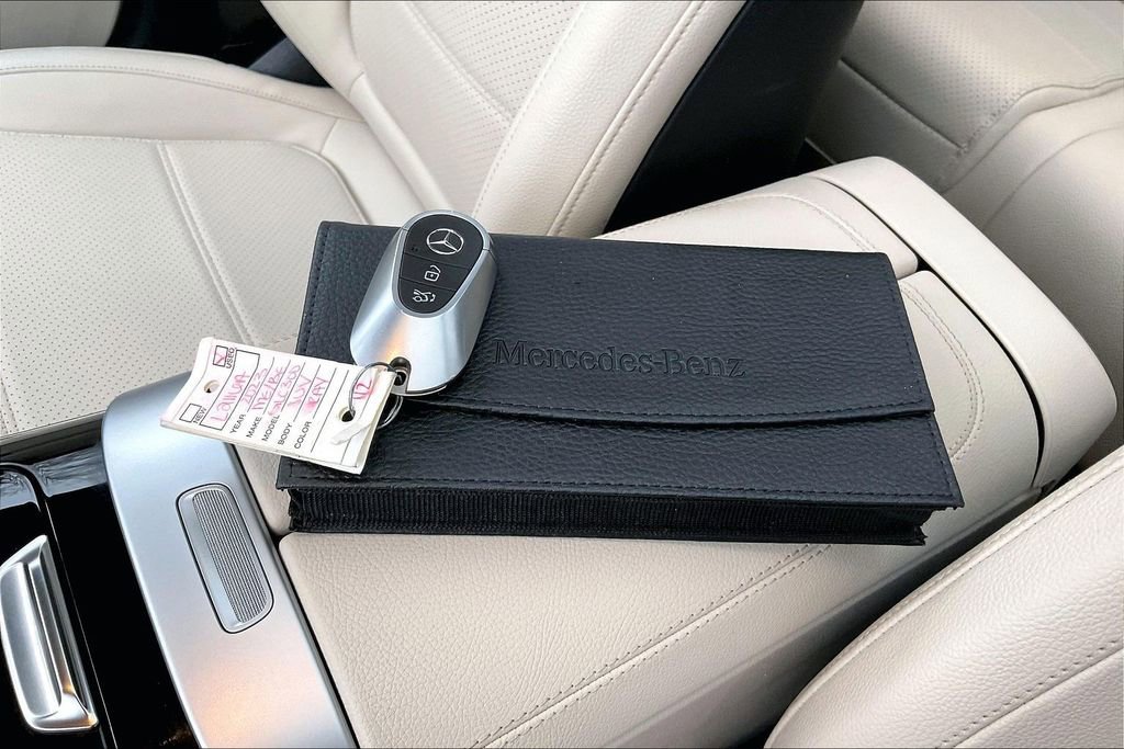 Used 2023 Mercedes-Benz GLC 300 4MATIC image 34