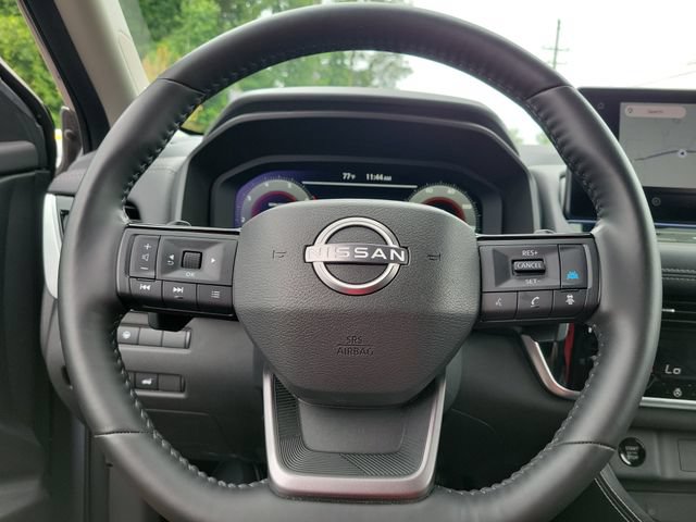 Used 2025 Nissan Rogue Platinum FWD image 23