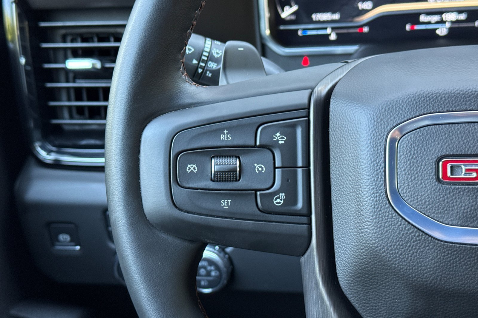 Used 2025 GMC Sierra 1500 AT4 AWD/4WD image 30