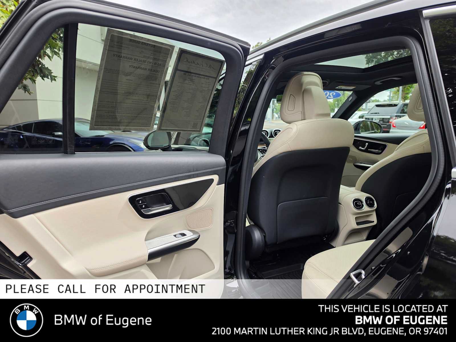 Used 2024 Mercedes-Benz GLC 300 4MATIC image 19
