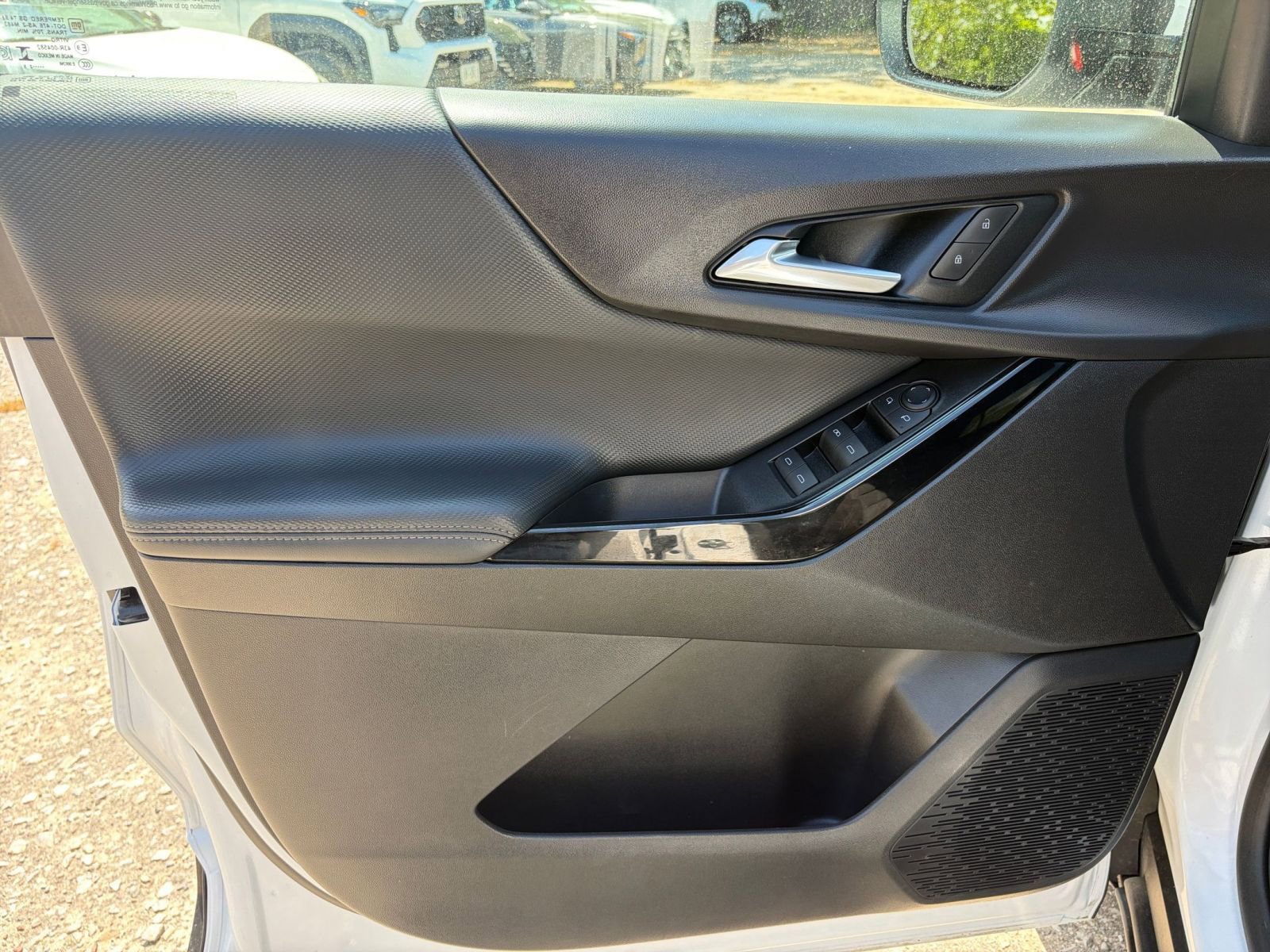 Used 2025 Chevrolet Equinox LT AWD/4WD image 18