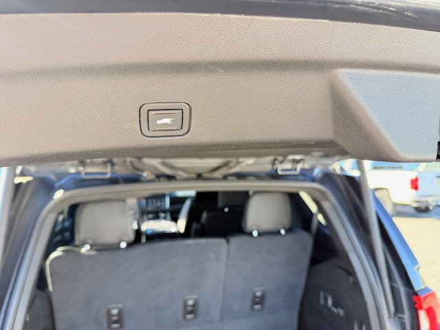 Used 2021 GMC Yukon Denali w/ Denali Ultimate Package RWD image 18