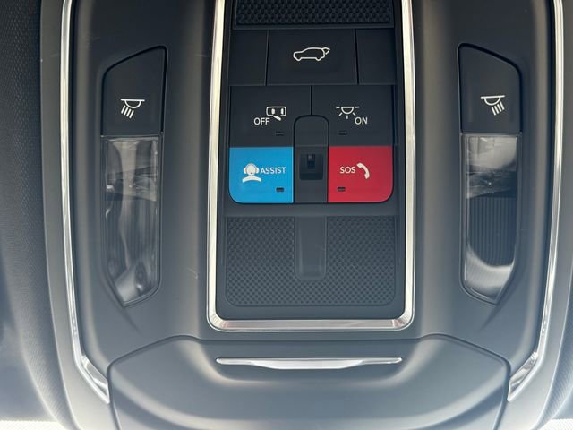 Certified 2025 Jeep Wagoneer Series III image 41