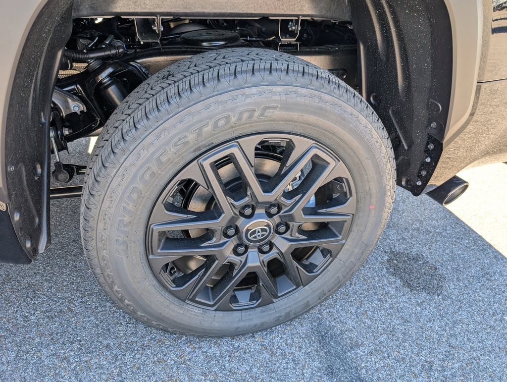 New 2026 Toyota Tundra Limited AWD/4WD image 32