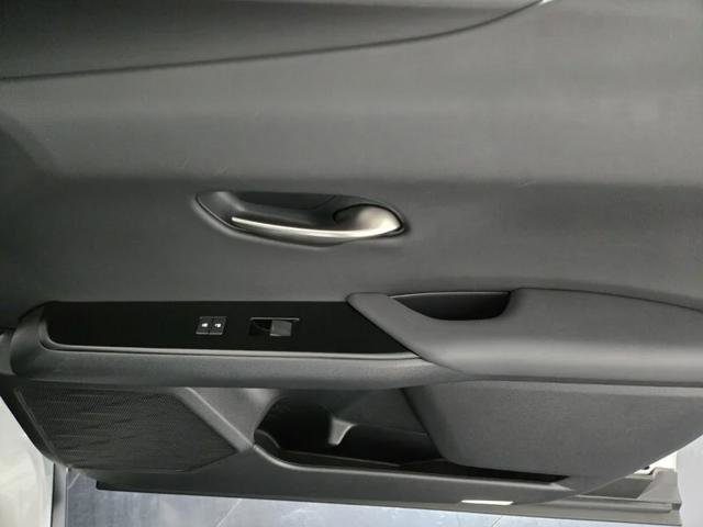 Certified 2024 Lexus UX 250h FWD image 25