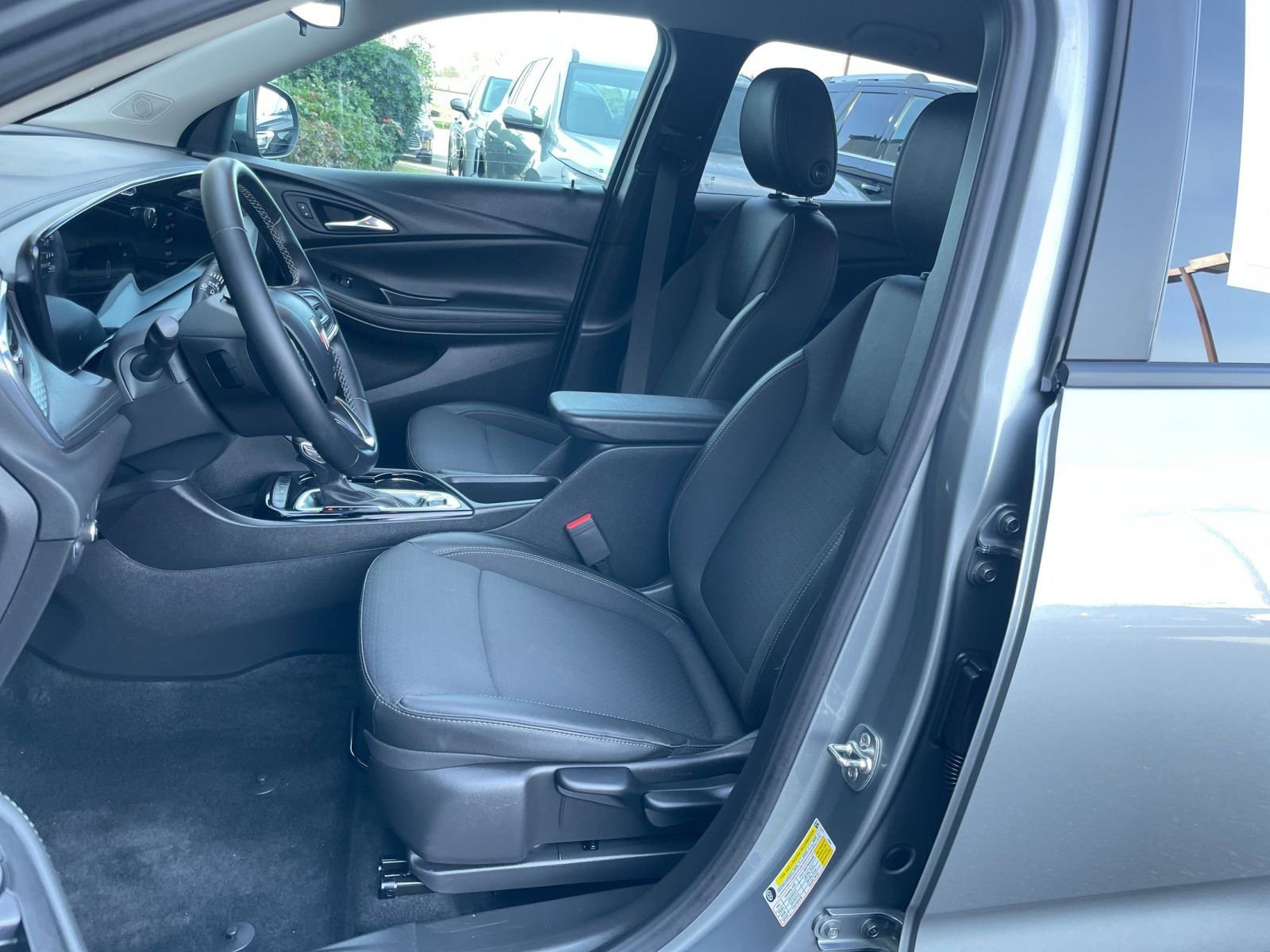 Used 2025 Buick Encore GX Preferred image 37