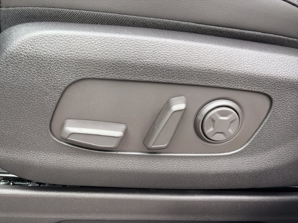 New 2027 Kia Carnival FWD image 16