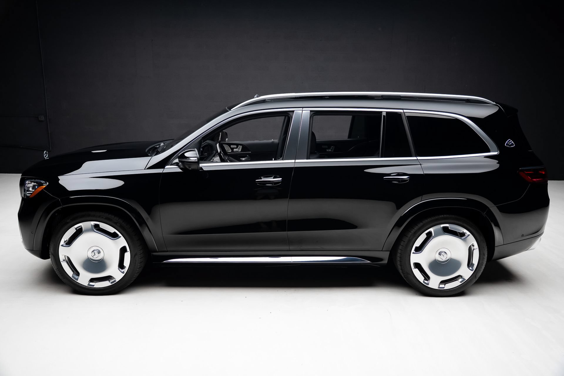 Used 2024 Mercedes-Benz Maybach GLS 600 4MATIC image 16