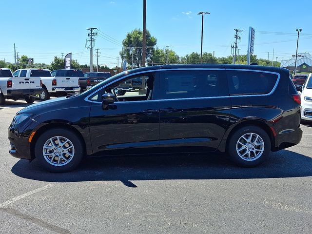 New 2026 Chrysler Voyager LX FWD image 4