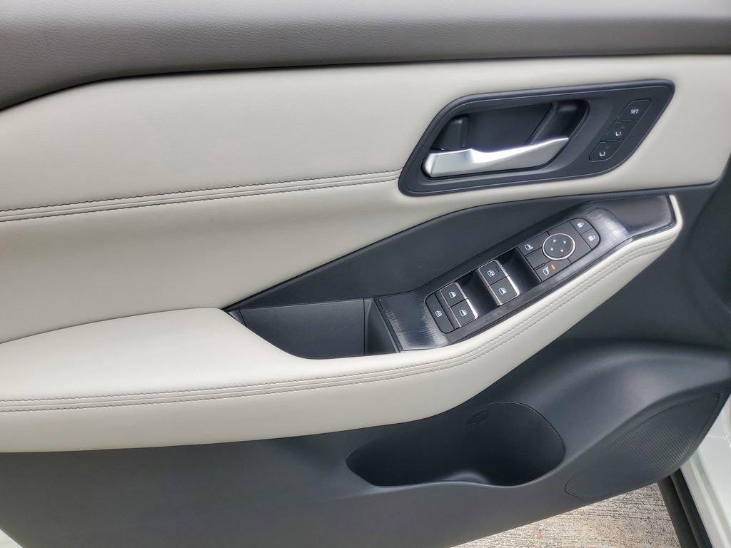 Certified 2023 Nissan Rogue SL FWD image 19