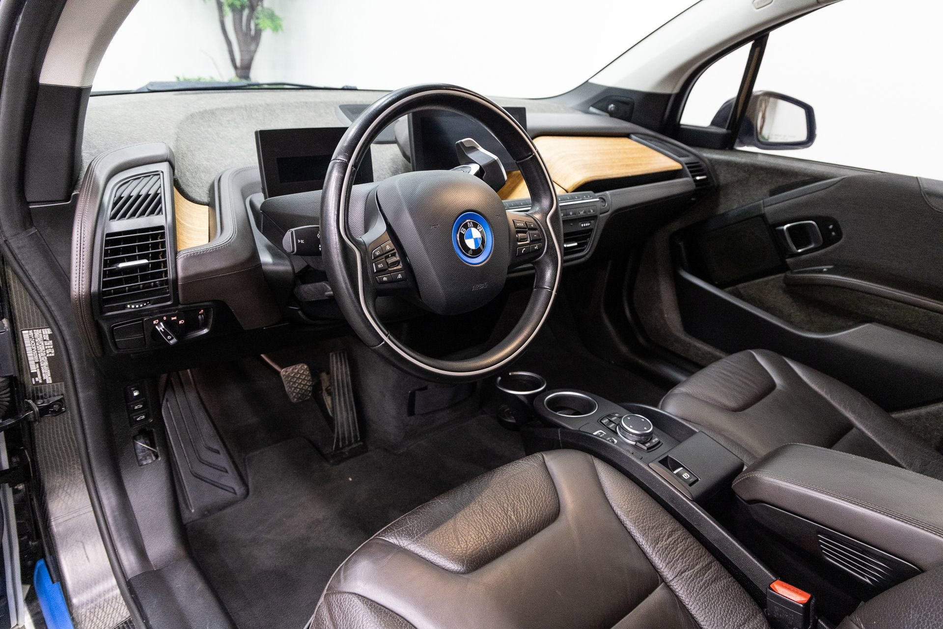 Used 2015 BMW i3 w/ Range Extender image 6