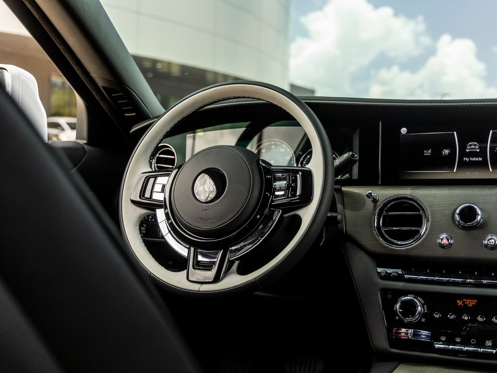 Certified 2024 Rolls-Royce Ghost AWD/4WD image 40