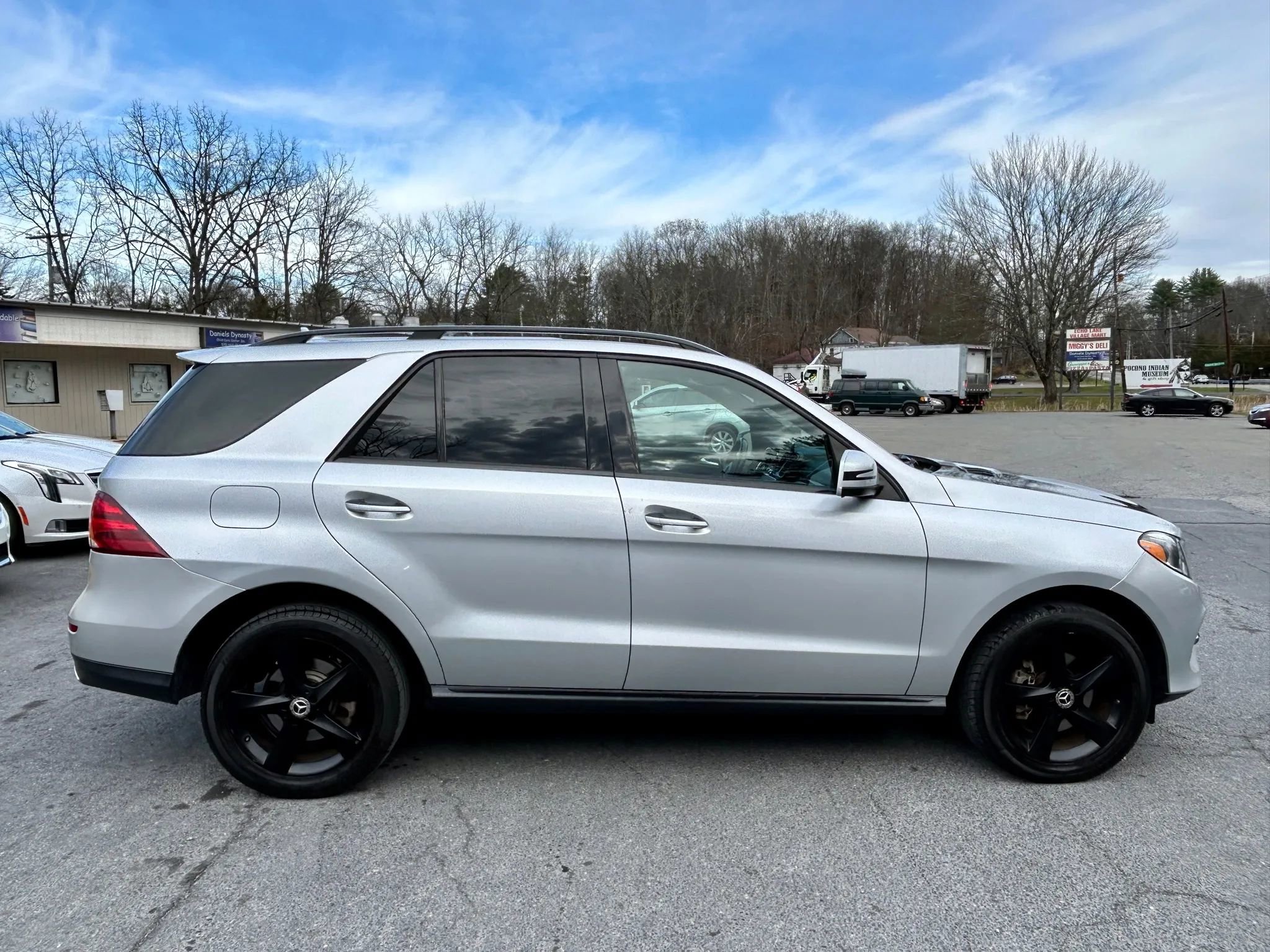 Used 2017 Mercedes-Benz GLE 350 4MATIC image 9