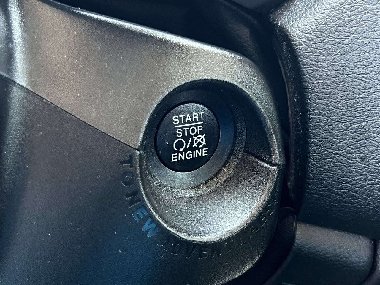 Used 2018 Jeep Renegade Latitude FWD image 20
