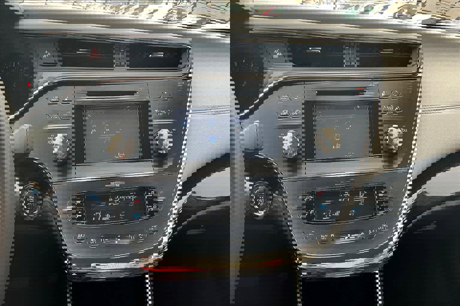 Used 2015 Toyota Avalon XLE image 36