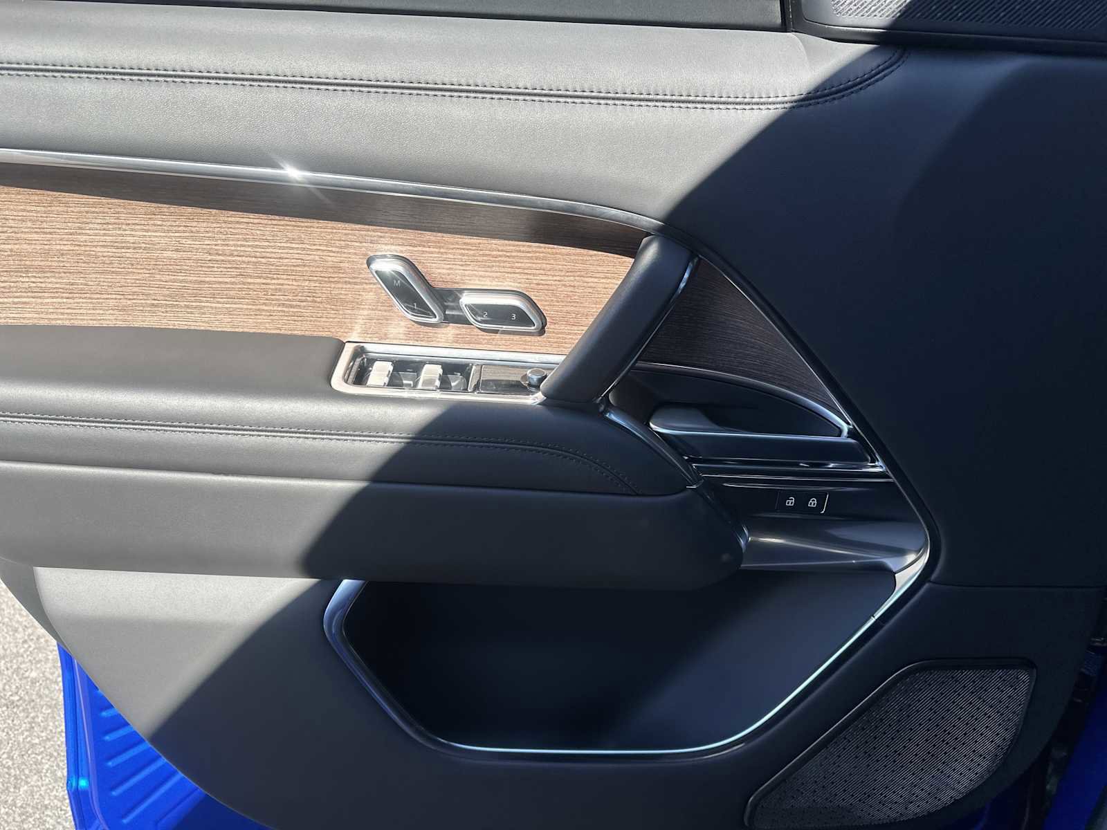 Used 2024 Land Rover Range Rover Autobiography image 19