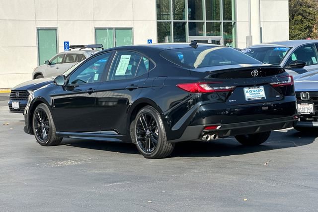 Used 2025 Toyota Camry SE image 5