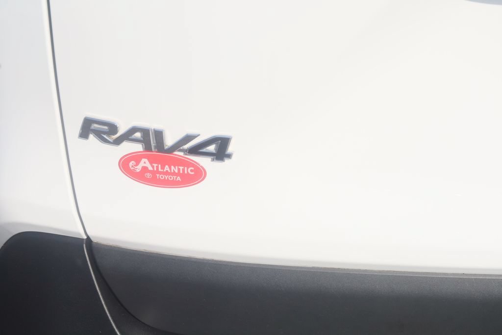 Used 2023 Toyota RAV4 LE AWD/4WD image 29