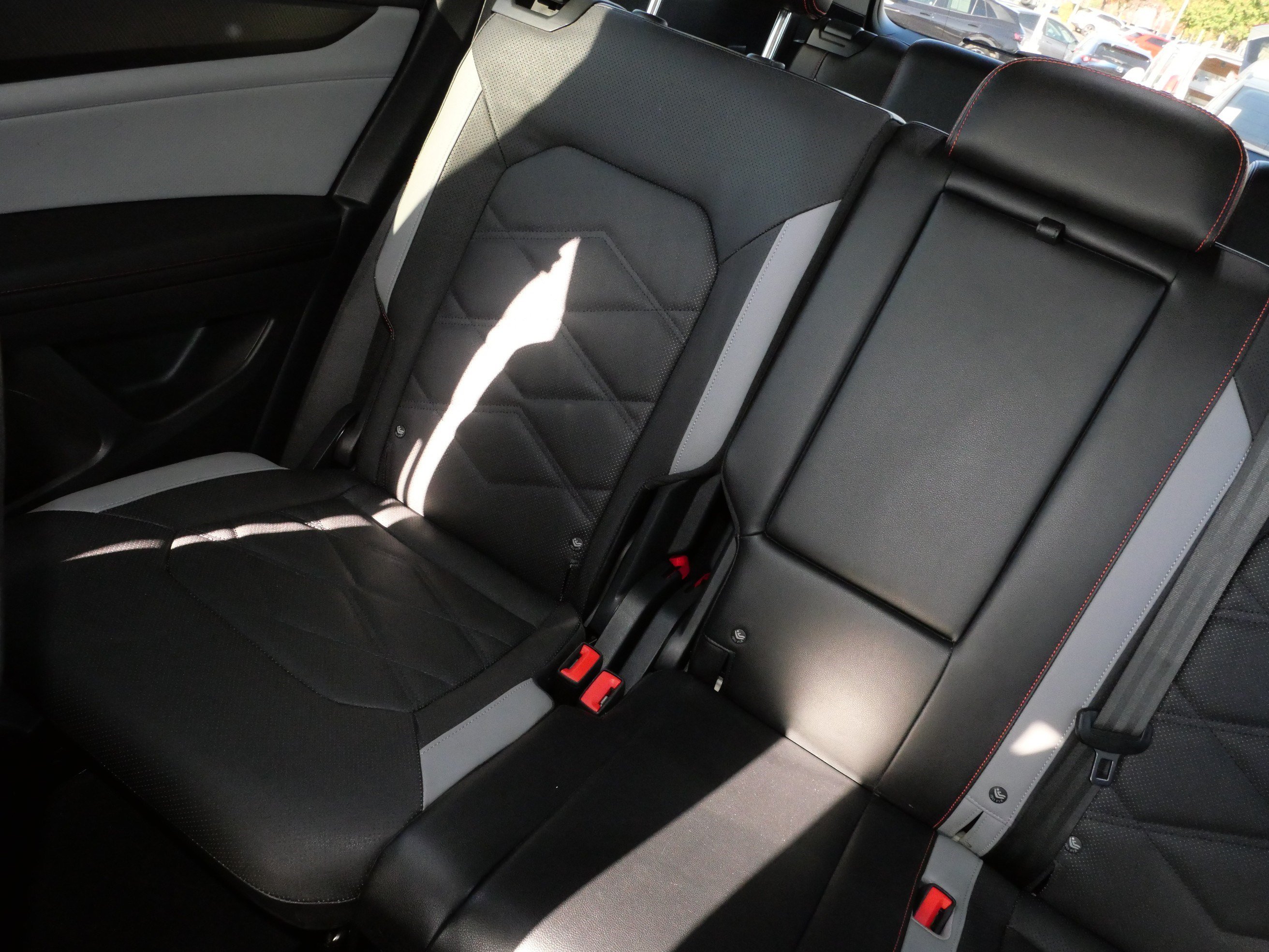 Certified 2024 Volkswagen Atlas Peak Edition SEL AWD/4WD image 12