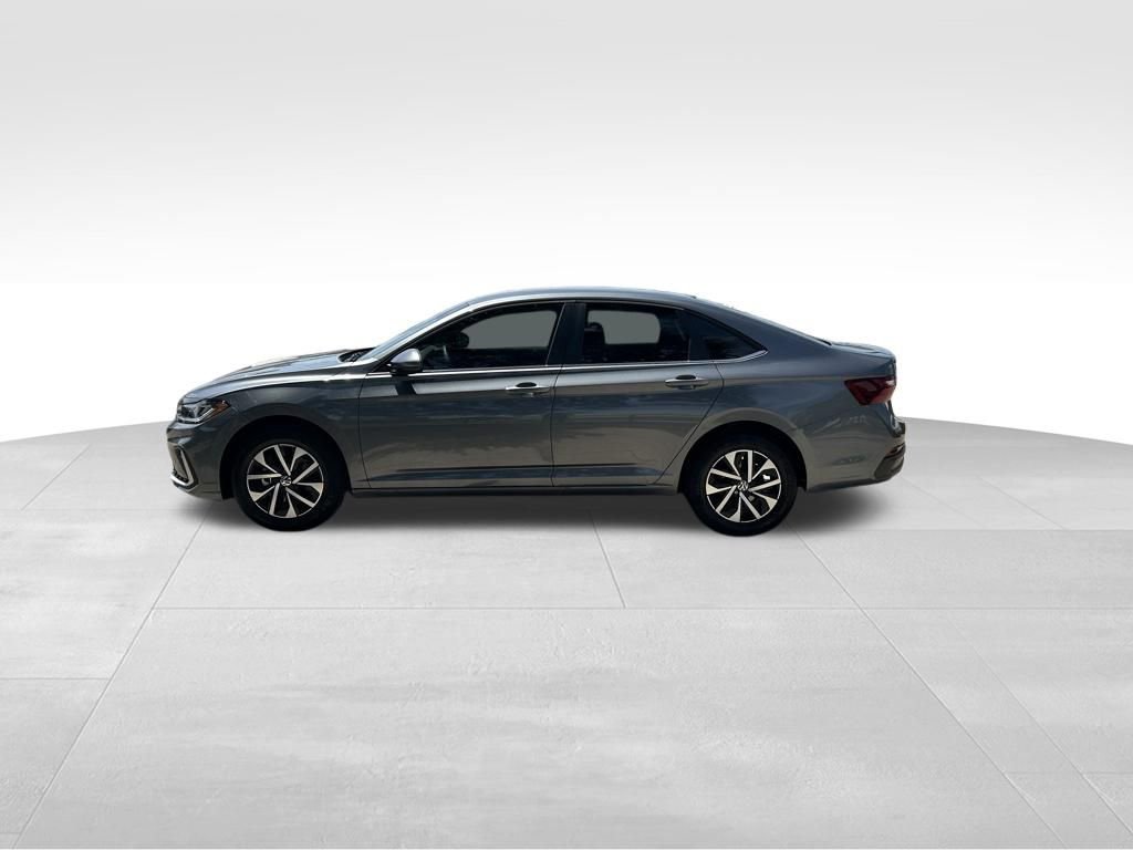 Used 2025 Volkswagen Jetta S image 2