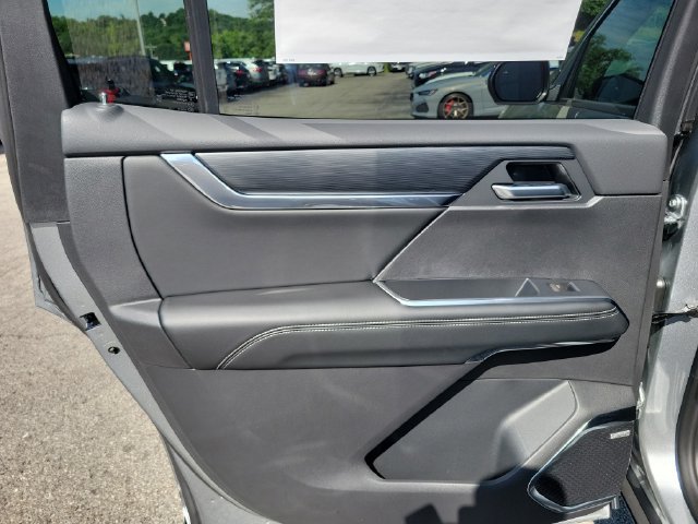 New 2026 GMC Acadia Elevation w/ Elevation Premium Package AWD/4WD image 13