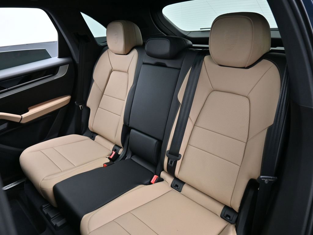 New 2026 Porsche Cayenne image 23