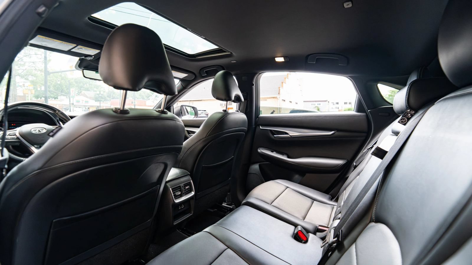 Used 2024 INFINITI QX55 Luxe w/ Cargo Package AWD/4WD image 24