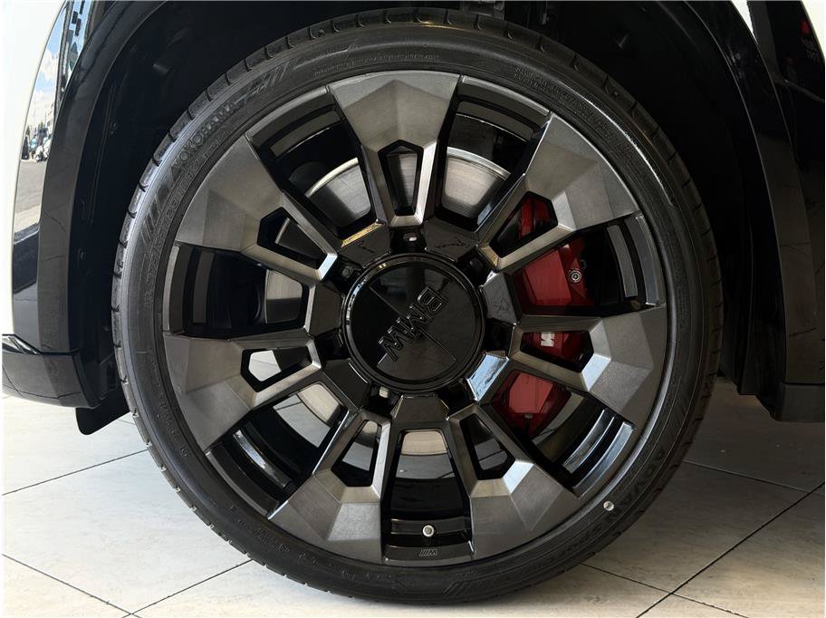 Used 2023 BMW XM AWD/4WD image 9