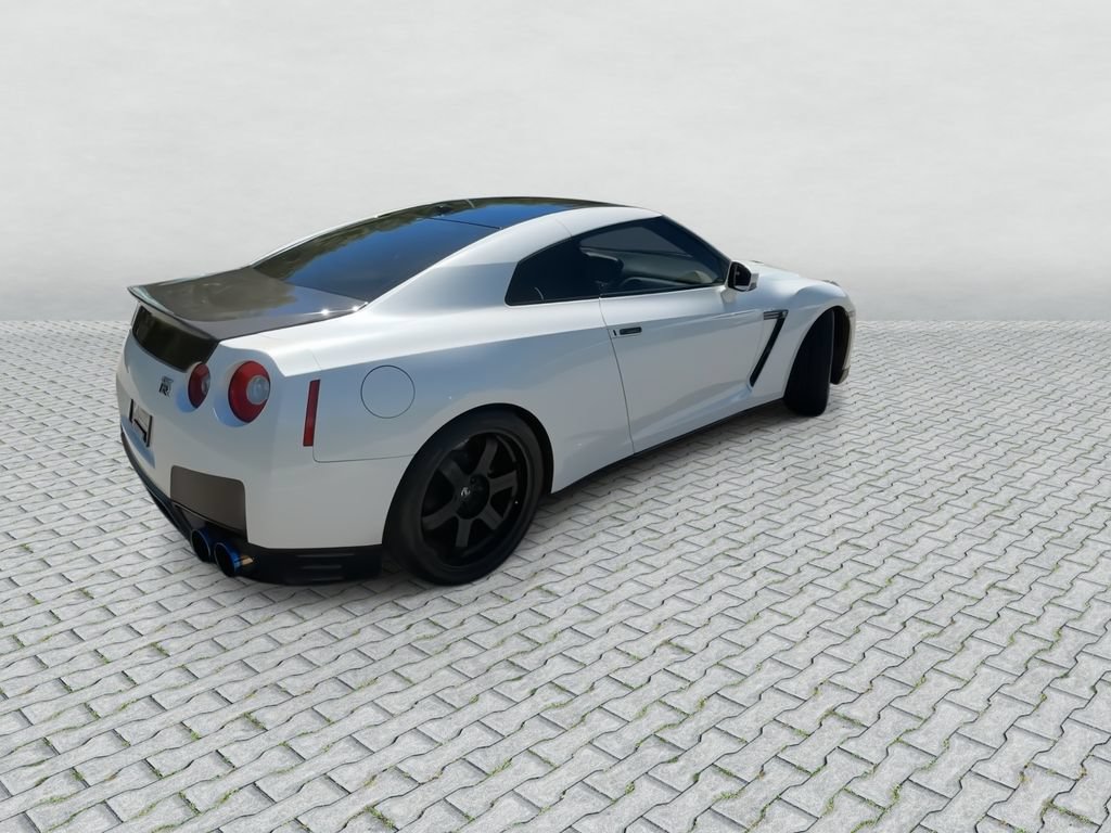 Used 2014 Nissan GT-R Black Edition AWD/4WD image 8