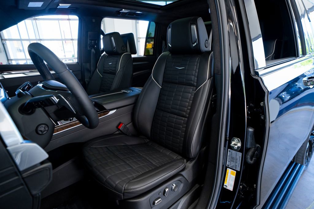Used 2026 Cadillac Escalade ESV Platinum Sport w/ LPO, ONYX Package image 28