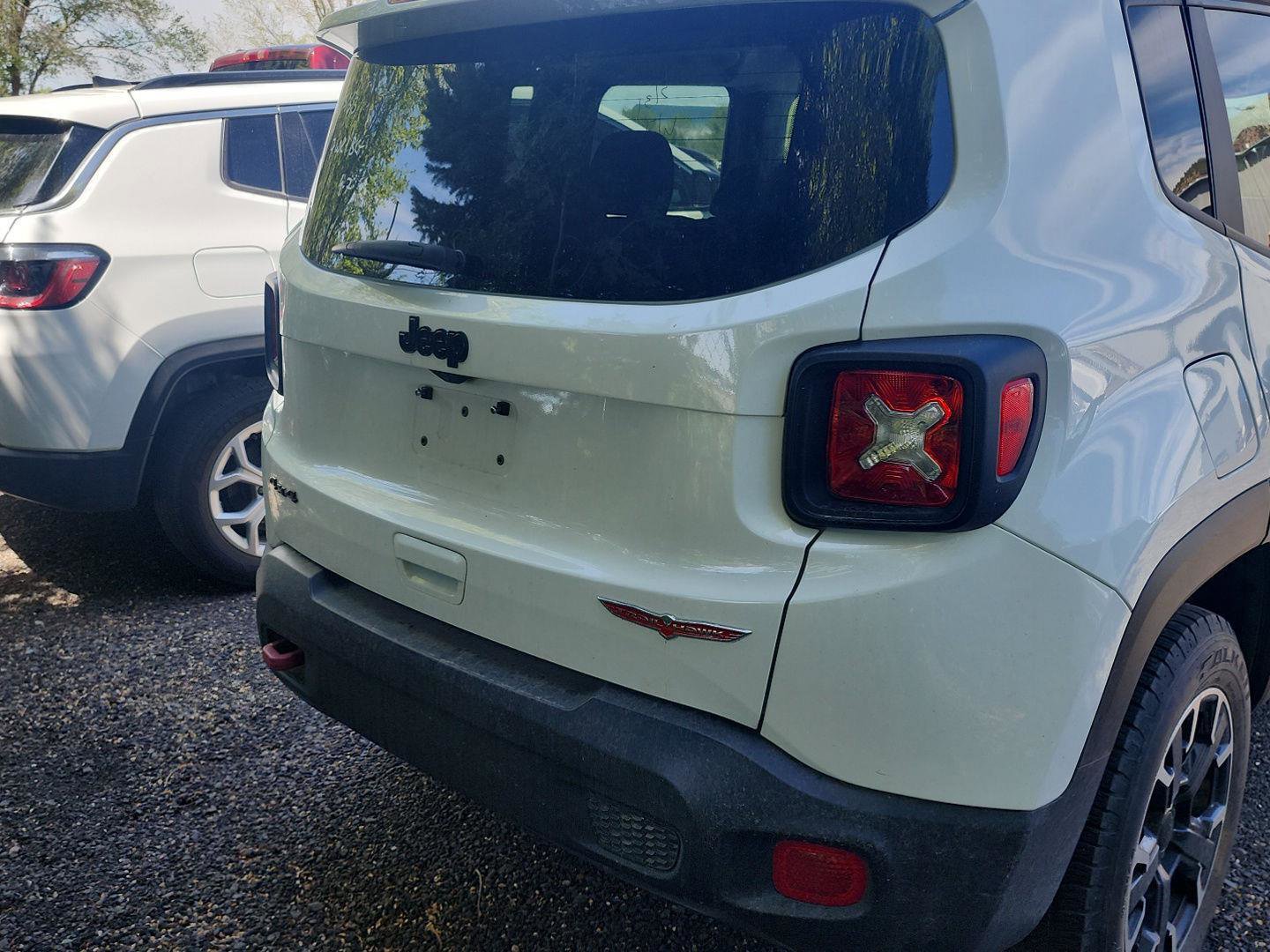 Used 2023 Jeep Renegade Trailhawk AWD/4WD image 3