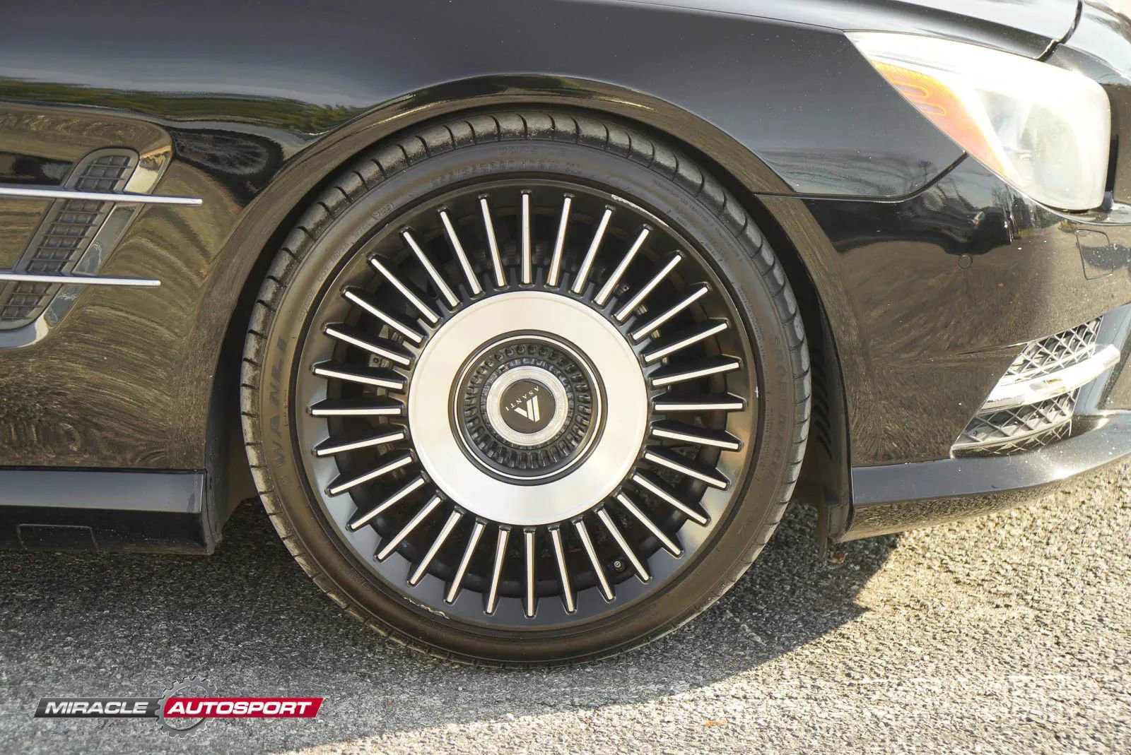 Used 2013 Mercedes-Benz SL 550 w/ Premium Pkg image 10