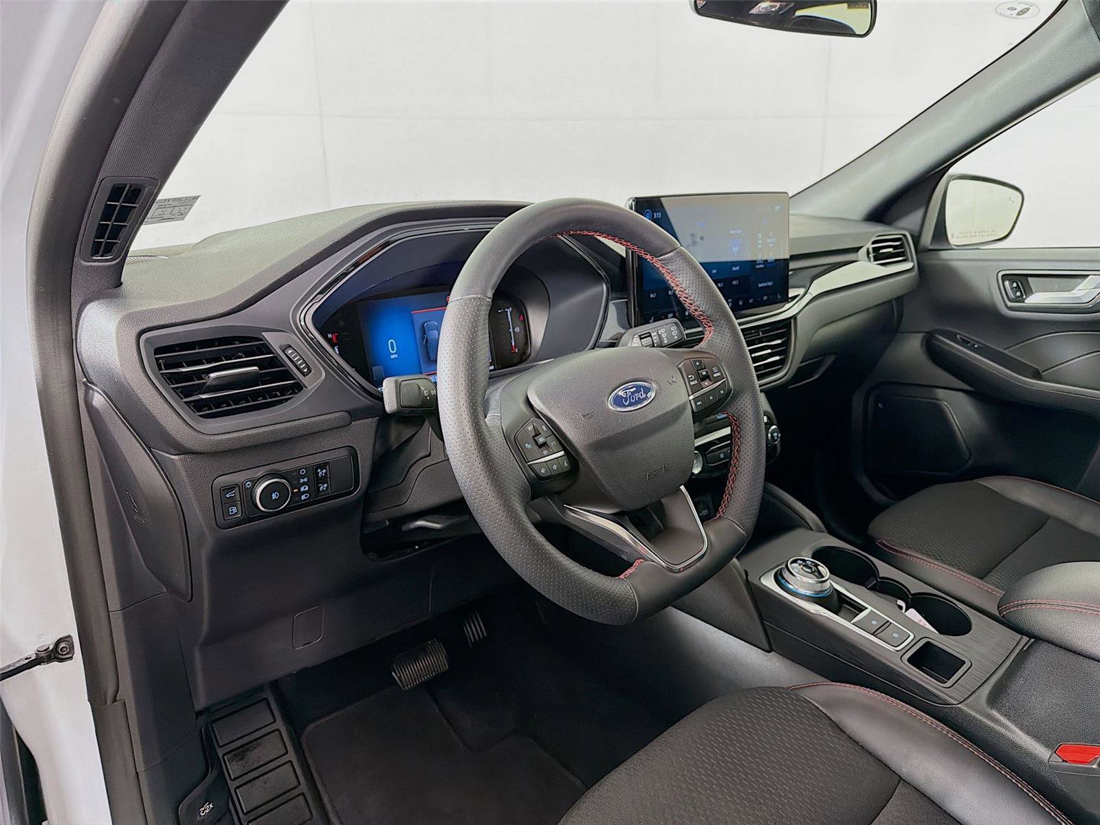 Used 2025 Ford Escape ST-Line Select w/ Tech Pack #1 AWD/4WD image 9