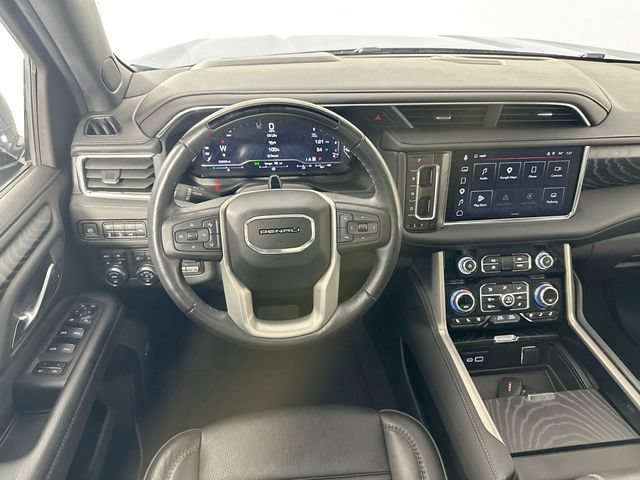 Used 2023 GMC Yukon Denali w/ Advanced Technology Package AWD/4WD image 3