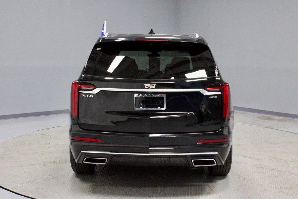 Used 2025 Cadillac XT6 Premium Luxury image 11