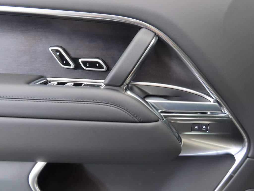 New 2025 Land Rover Range Rover SE image 24