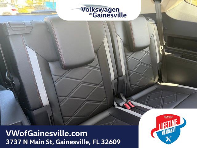 Used 2024 Volkswagen Atlas Peak Edition SEL image 9