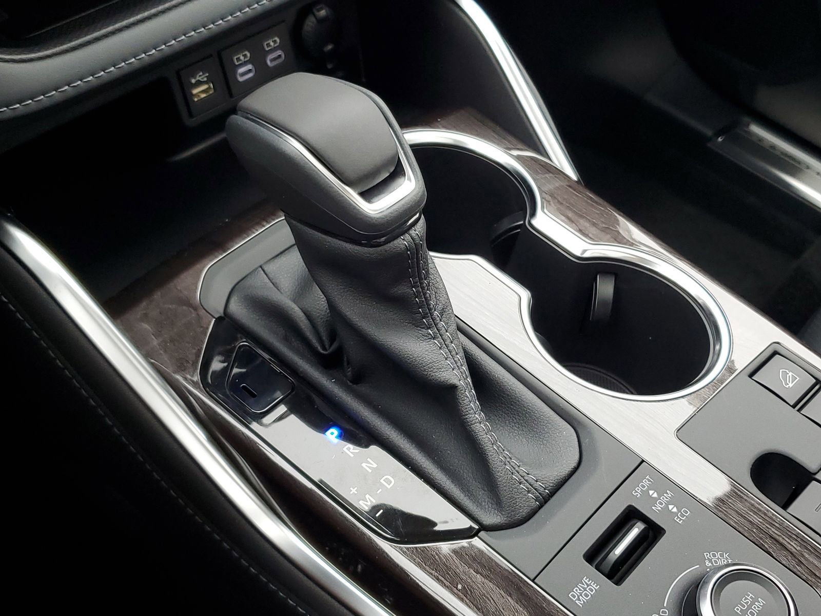 New 2026 Toyota Highlander Platinum image 31