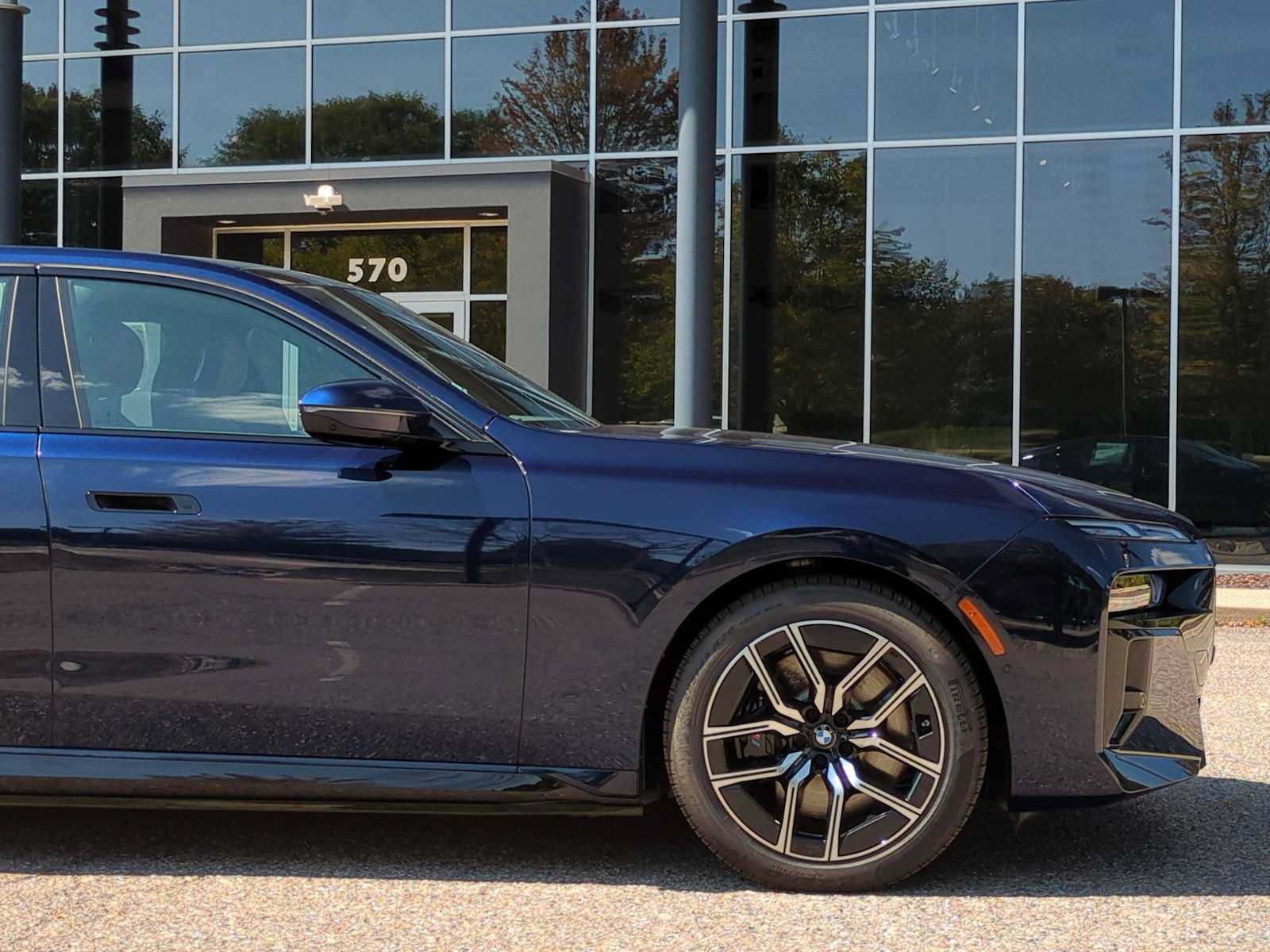 New 2026 BMW i7 xDrive60 AWD/4WD image 38