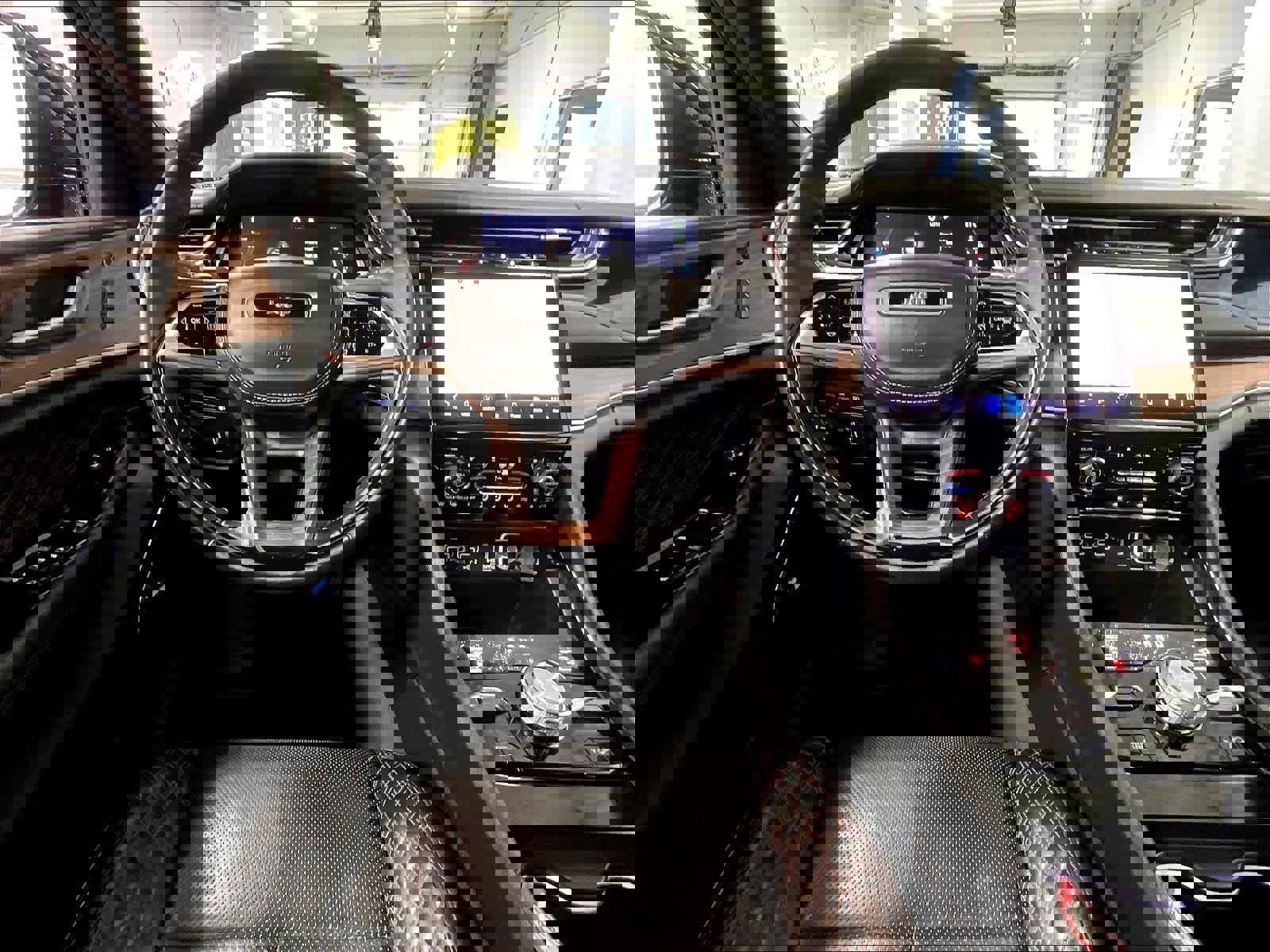 Used 2022 Jeep Grand Cherokee Summit image 17