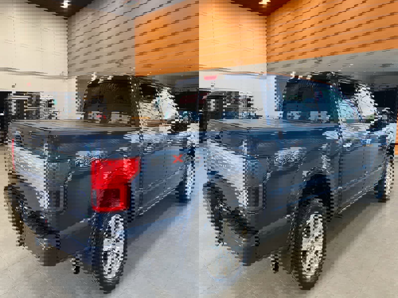 Used 2019 Ford F150 Platinum w/ Technology Package image 5