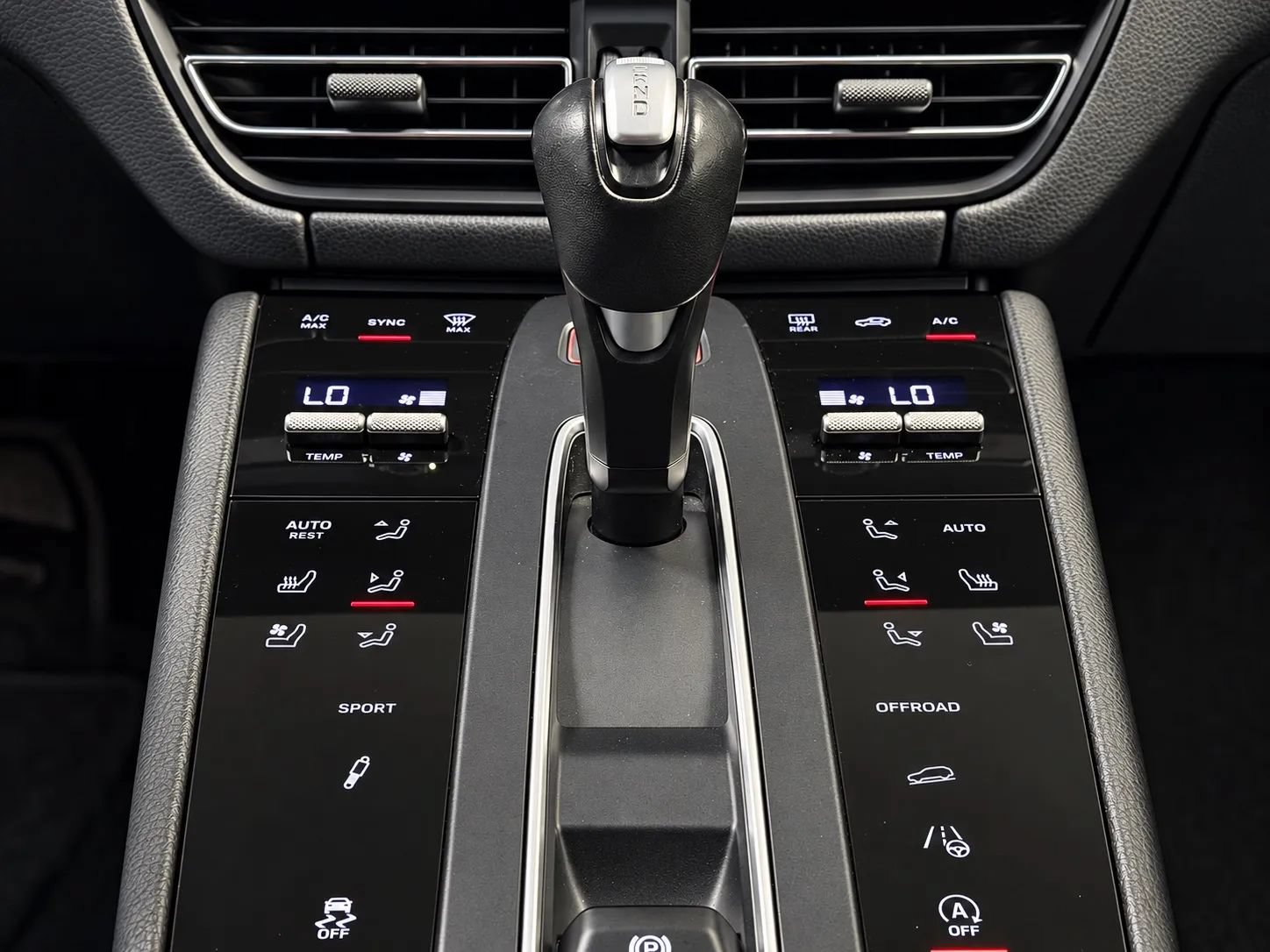 Used 2023 Porsche Macan S AWD/4WD image 57