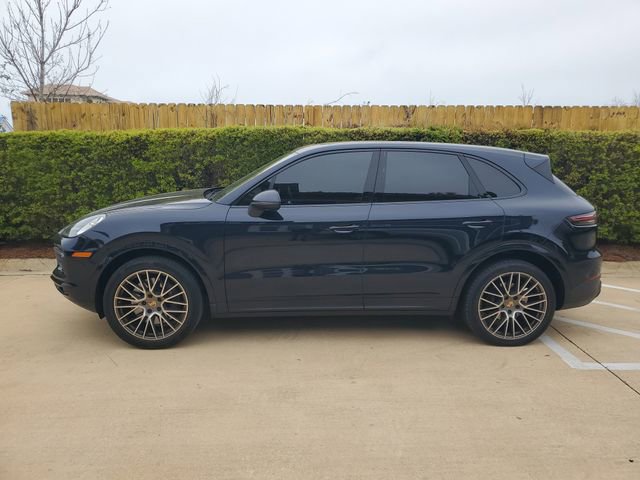 Used 2022 Porsche Cayenne Platinum Edition image 2