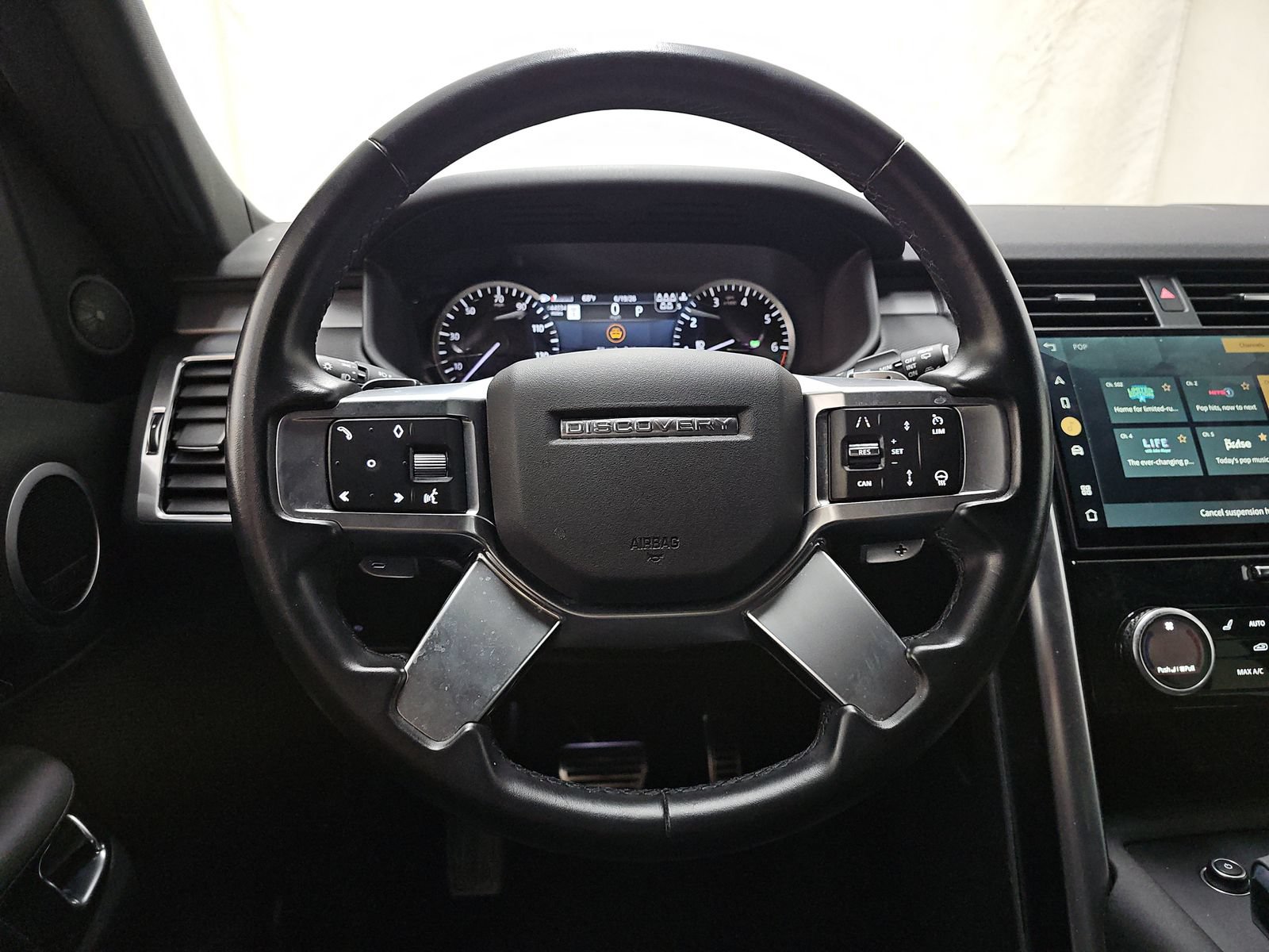 Used 2023 Land Rover Discovery S R-Dynamic AWD/4WD image 11