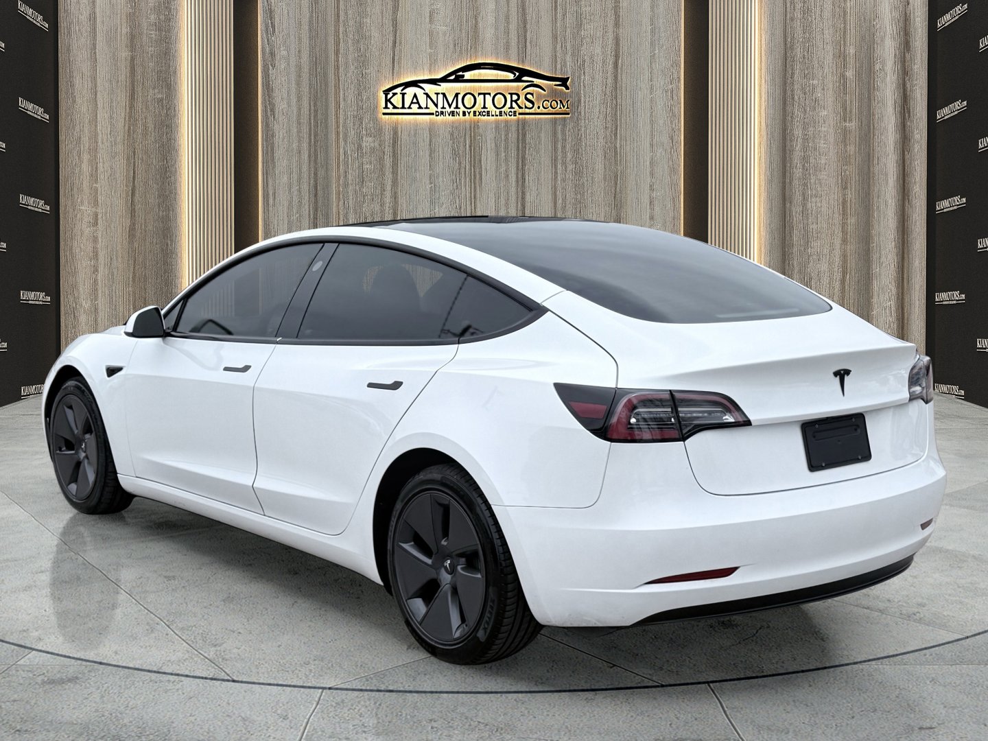 Used 2023 Tesla Model 3 Standard Range image 11